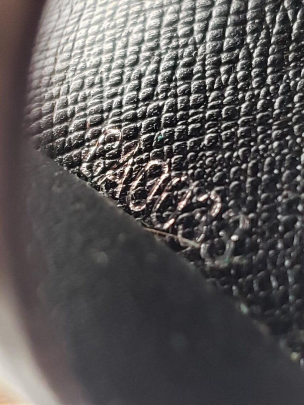 Authentic Louis Vuitton 6-Key Holder – Black Leather – Silver Hardware - Picture 15 of 16